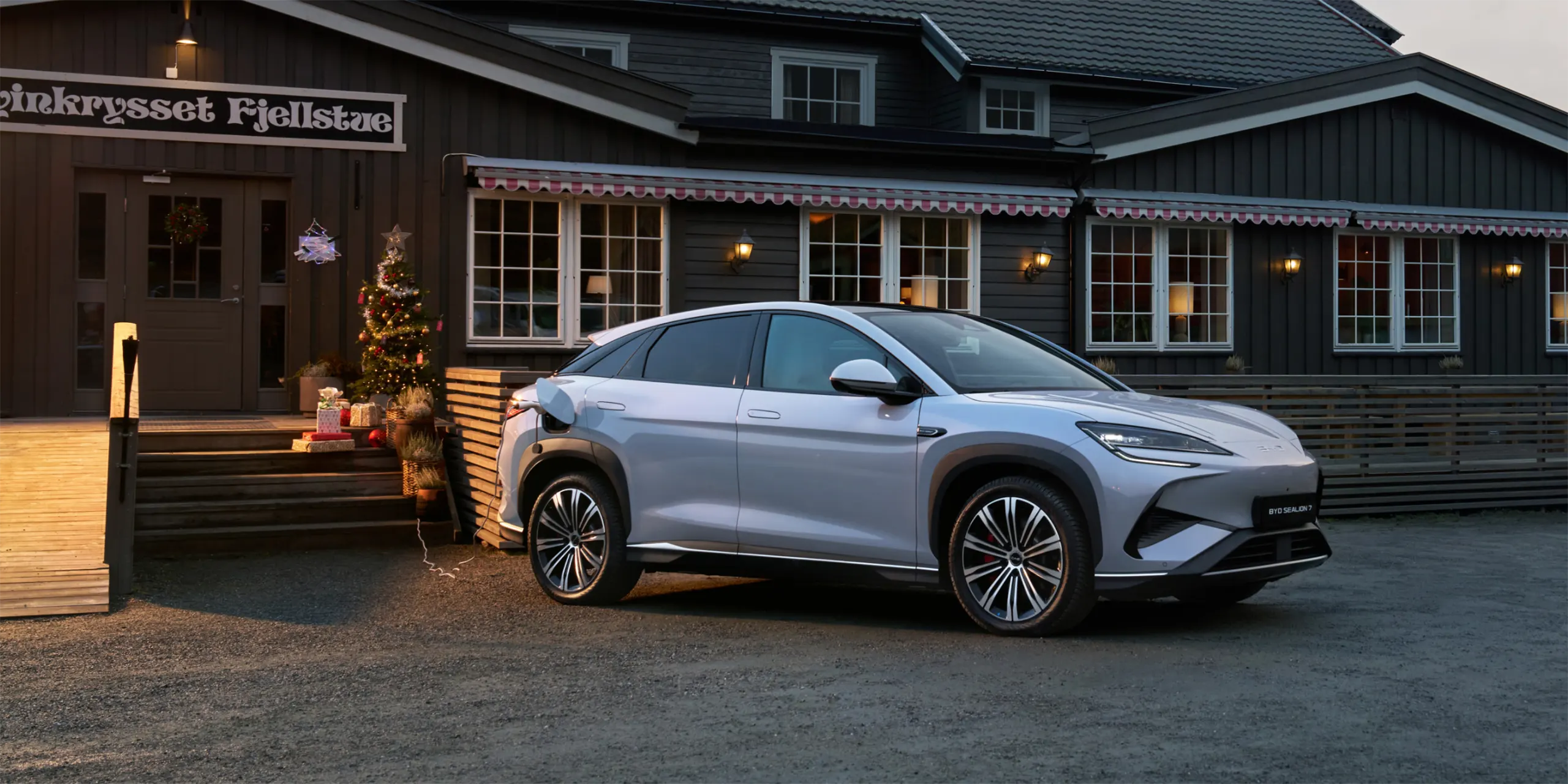 byd sealion 7 v2l 01